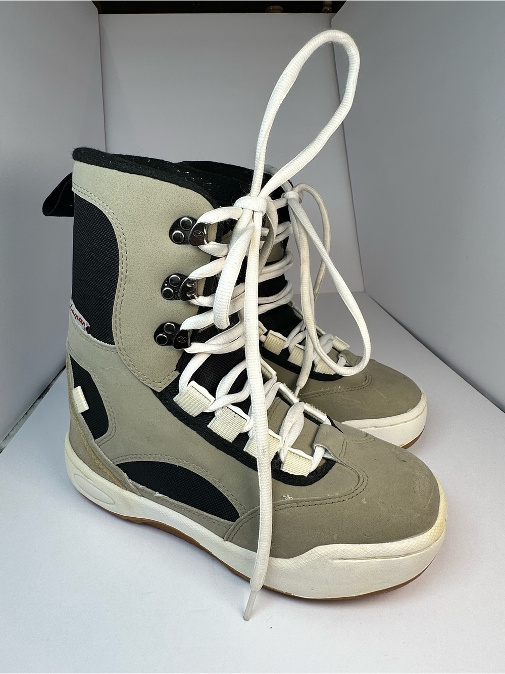 Lamar Equinox Y2K Vintage Snowboard Boots Green Black Lace Up Womens 9
